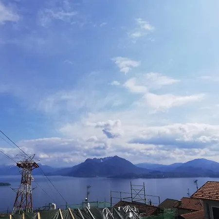 La Piazzetta Apartment Stresa